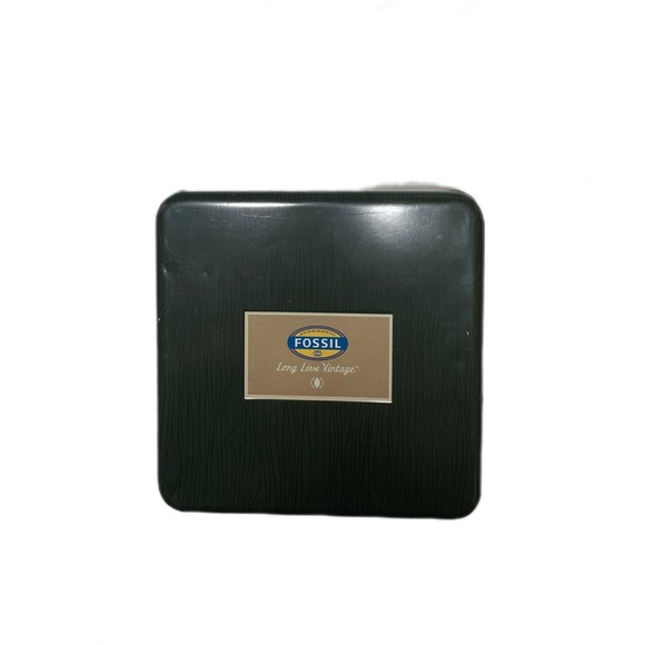 Brand New Modern Beige Fossil Watch - Picture 2 of 3